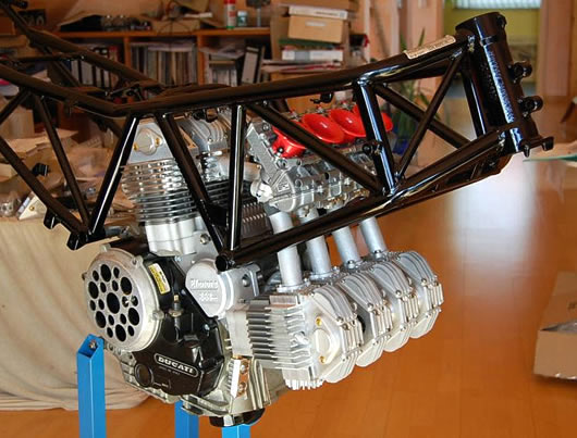 Ducati V8 2