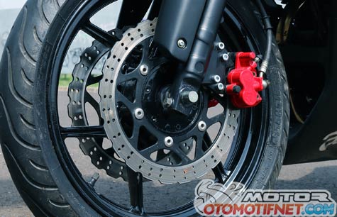 Pulsar 180 RSV4 3