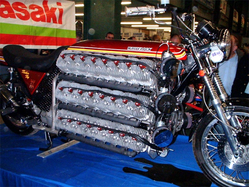 Simon Whitelock - Kawasaki 48 Silinder 4.200 cc