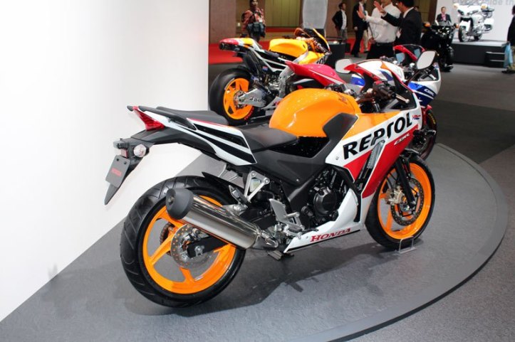 CBR250R Repsol 3
