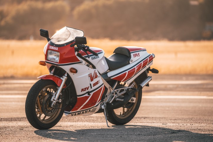 Yamaha RZV500R 4