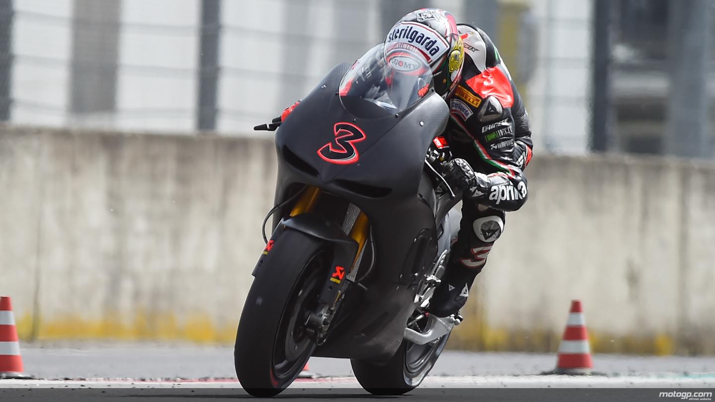 MotoGP Aprilia Rela Tinggalkan WSBK Demi Ikut MotoGP 2015