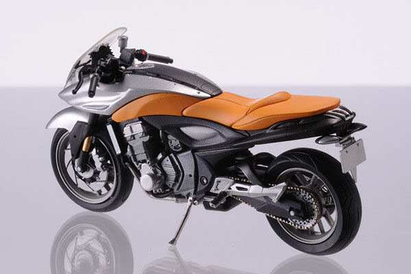 Suzuki Stratosphere 4