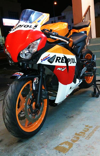 Custom Yamaha ER-6N to CBR1000RR 2