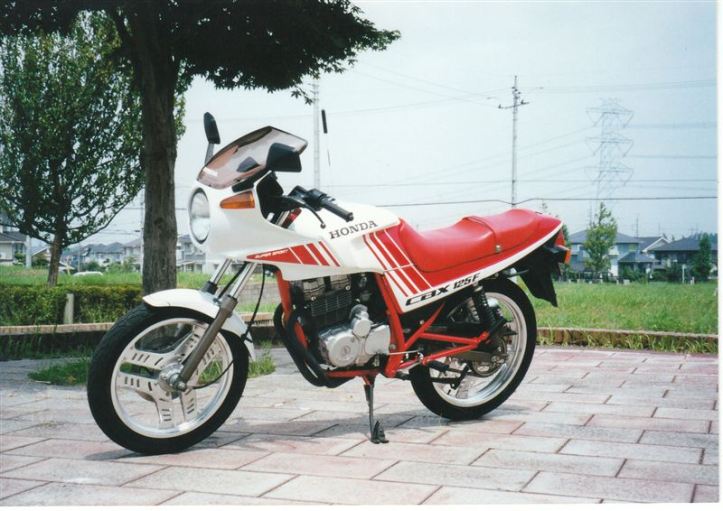 Honda CBX125F 7