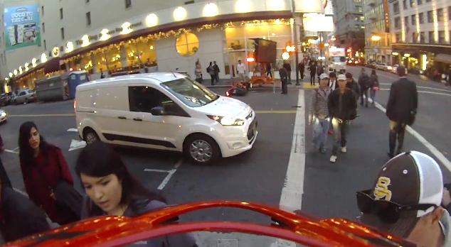 Jangan Ngebut di Lampu Merah 3