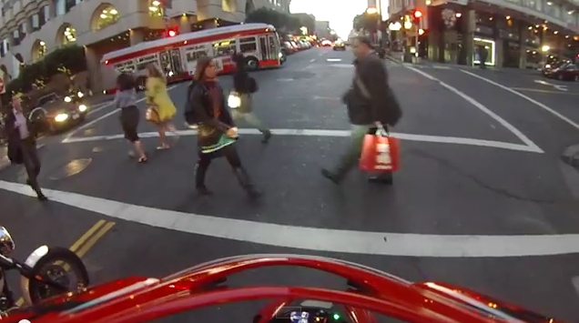 Jangan Ngebut di Lampu Merah