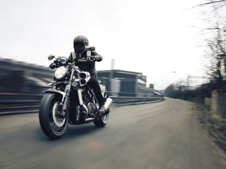 Yamaha VMAX Carbon SE 5