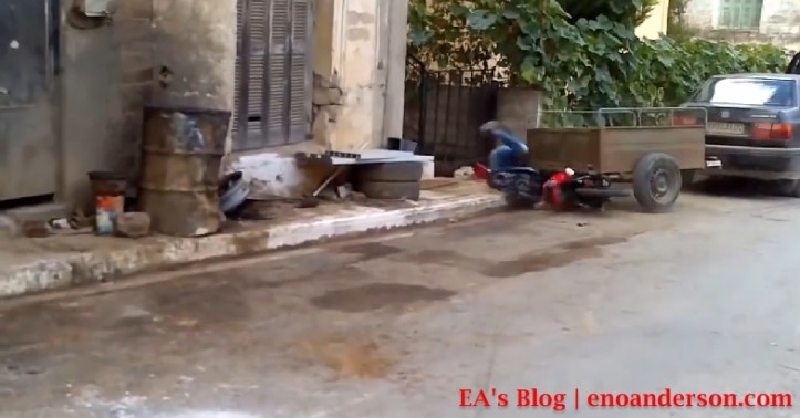 Cewek Gagal Naik 2-Tak 4