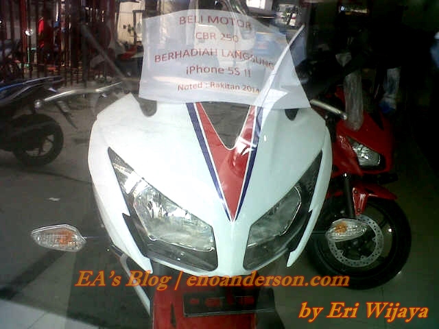 Beli Honda CBR250R Gratis iPhone 5S