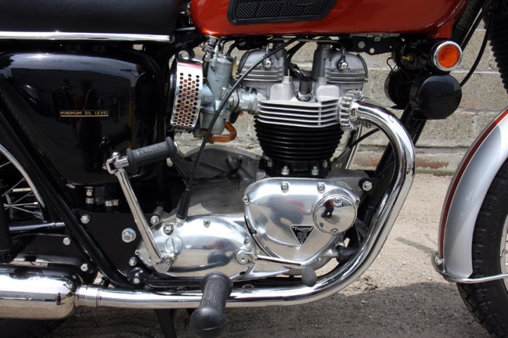 Triumph Bonneville Engine