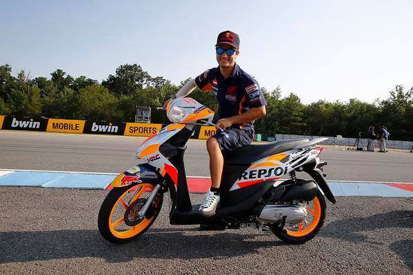 Honda Spacy 2015 - Marc Marquez