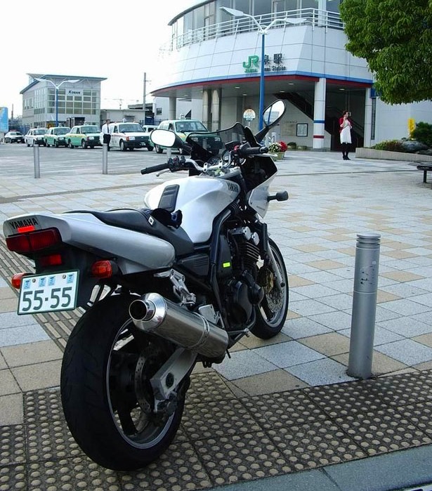Yamaha FZ 400 Fazer
