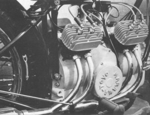 Motor Bermesin V8 8 Silinder