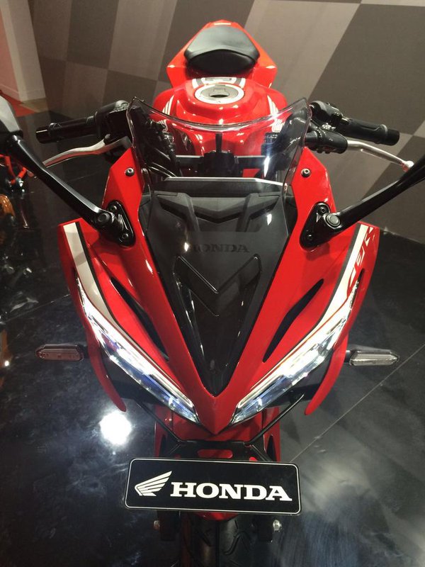 Honda CBR150R Facelift 2016