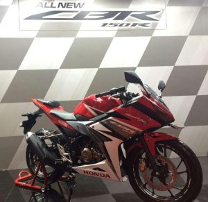 Honda CBR150R Facelift 2016