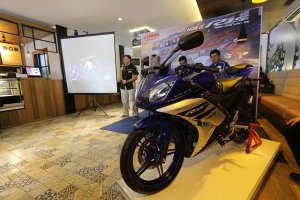 Yamaha YZF R15 Warna Baru 2016 - Racing Blue