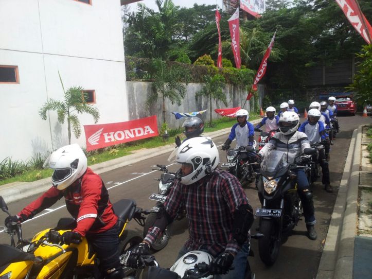 Safety Riding with Wahana Jatake 3