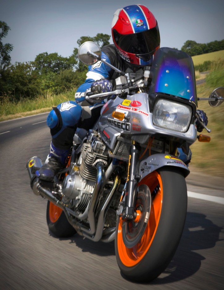 Suzuki GSX-1100S Katana 3