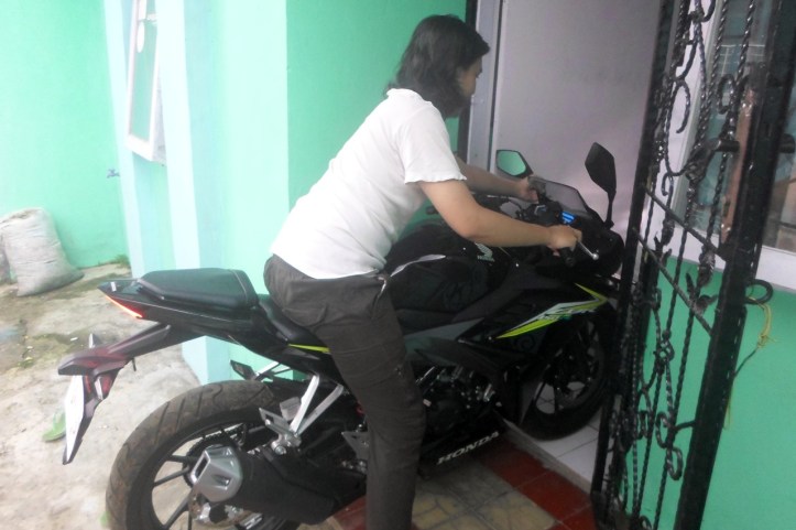 CBR150R Masuk Rumah Sempit